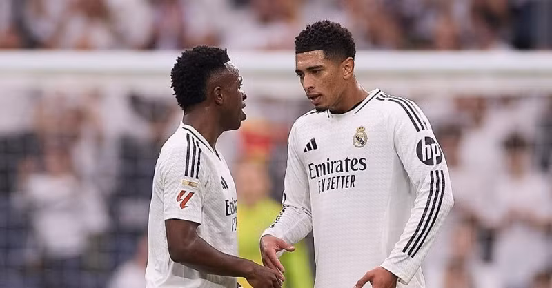 Theo SPORT, Real Madrid sẽ chỉ bán Vinicius nếu thu về 160 triệu Euro. vinicius-junior-et-jude-bellingh-68bac194929ce.jpg
