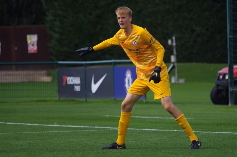 Lucas Bergstrom cao 2,05m. lucas-bergstrom-cfcu18-west-ham.jpg