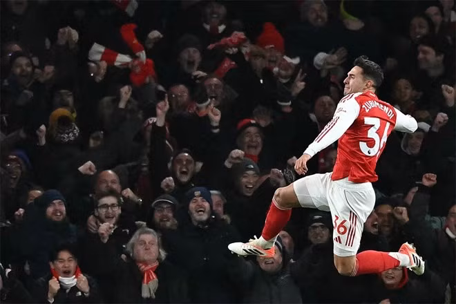 Theo dự đoán từ siêu máy tính Opta Arsenal có tới 86,9% khả năng giành chiến thắng Burnley ở vòng 37 Ngoại hạng Anh. Ảnh: AFP. zubimendi-arsenal.jpg