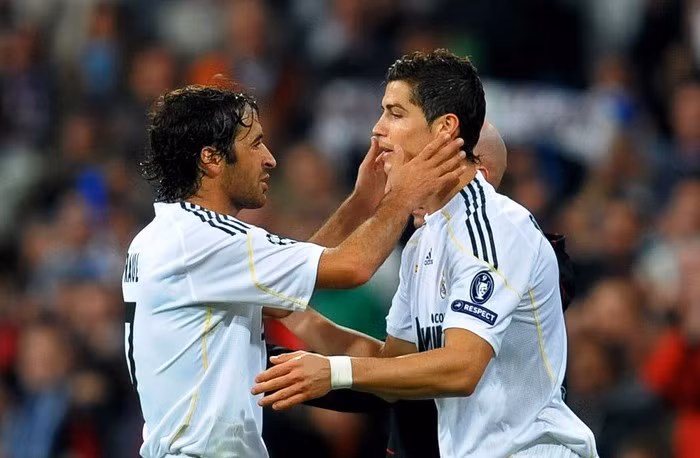 Theo Raul, Messi sở hữu thứ mà không phải ai cũng đạt được:“Cậu ấy khiến mọi thứ trở nên nhẹ nhàng. Những pha bóng tưởng chừng không thể thì Messi lại xử lý một cách rất đơn giản. raul-ro-lsyx.jpg