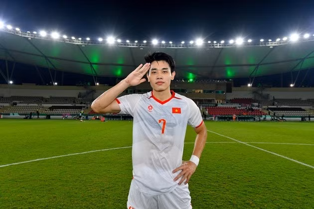 Tiền đạo Nguyễn Đình Bắc vừa được Transfermarkt định giá 400.000 euro (12 tỷ đồng), tăng 100.000 euro so với mức 300.000 euro trước đó. Ảnh: VFF.. img-7863356d.jpg