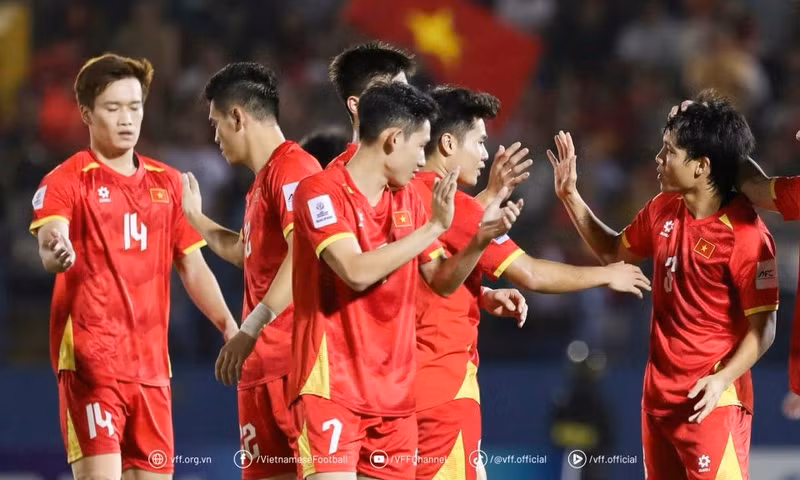 Mục tiêu của đội chủ nhà Việt Nam là giành được tối đa 6 điểm ở 2 trận đấu sắp tới với Nepal qua đó duy trì cơ hội đi tiếp ở giải châu Á. u18vn-5-960x576.jpg