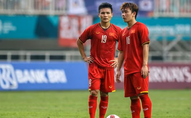 Trong mùa V-League 2019, Minh Vương là “vua phá lưới nội” (cầu thủ nội ghi bàn nhiều nhất) với 12 bàn thắng và được chọn vào Đội hình tiêu biểu của giải. quang-hai-minh-vuong-thuong-xuyen-tao-sieu-pham-khi-tap1535979657.jpg
