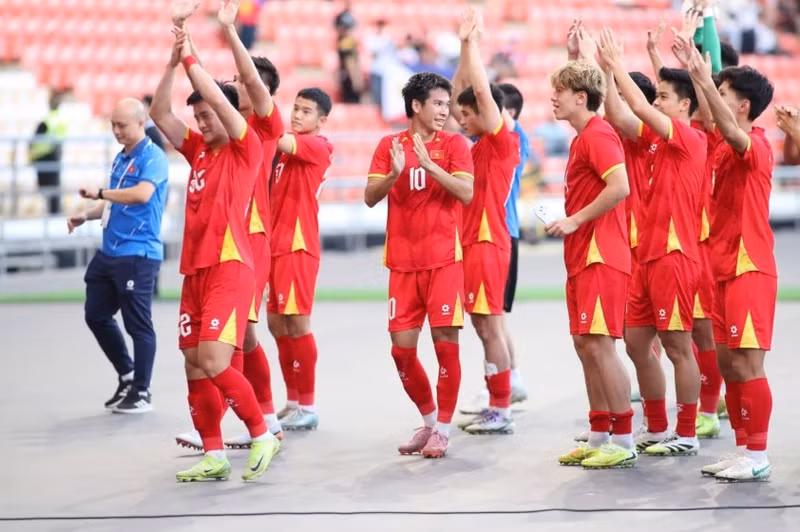 “U22 Việt Nam đã tăng tốc mạnh mẽ ở những phút cuối để giành chiến thắng 2-0 trước U22 Philippines, qua đó chính thức góp mặt ở trận chung kết môn bóng đá nam SEA Games”. 598122346-1422375925983172-6147729394314068943-n-693feba3f128b.jpg