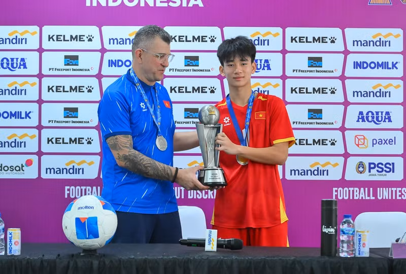Nếu có mặt ở tứ kết U17 châu Á 2026, U17 Việt Nam sẽ đoạt vé dự U17 World Cup 2026 lần đầu tiên trong lịch sử. Ảnh: VFF. z7760736433952-42dc171d53e5af9caa3f477144b42430.jpg