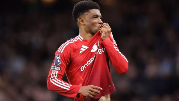 Trong một diễn biến khác, bộ ba Amad Diallo, Bryan Mbeumo và Noussair Mazraoui cùng xuất hiện trên sân tập chuẩn bị cho cuộc tiếp đón Bournemouth vào ngày 16/12. 999999999999.png