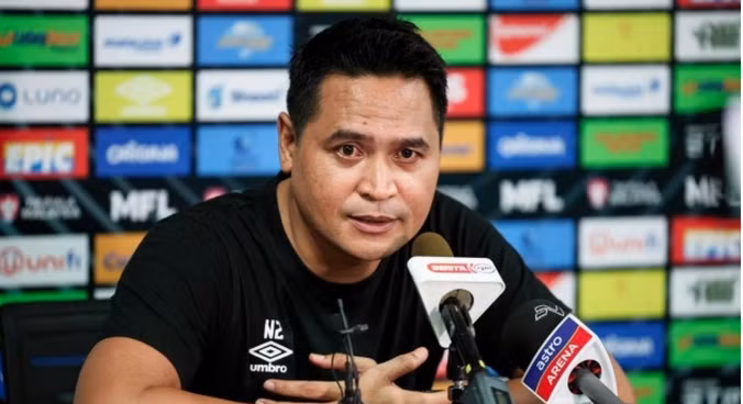 HLV Nafuzi Zain của Malaysia hài lòng với các học trò: “Đầu tiên, tôi muốn gửi lời chúc mừng và cảm ơn đến tất cả các cầu thủ của tôi ngày hôm nay. Họ đã thể hiện một màn trình diễn tuyệt vời tối nay. 999999999999999.png