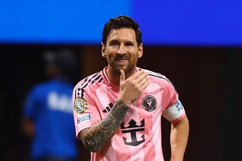 Không ngoài dự đoán, tiền đạo Messi cũng góp mặt trong đội hình tiêu biểu này sau 1 năm thi đấu bùng nổ ở Inter Miami và tuyển Argentina. image.jpg