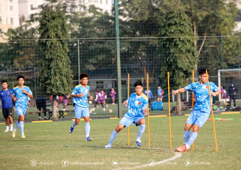 4 đội tuyển tham dự giải thi đấu vòng tròn một lượt tính điểm để xác định thứ hạng chung cuộc và tìm ra đội vô địch. img-0740-1.jpg
