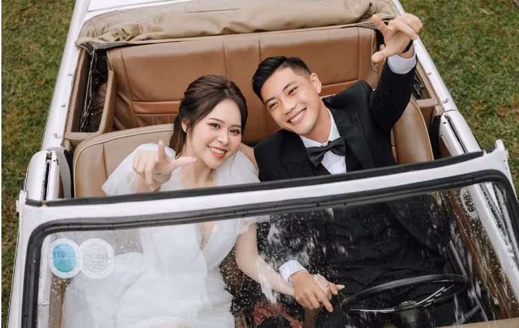Lâm Ti Phông và Đỗ Thị Trà My kết hôn vào cuối năm 2022 và hiện đã có một cậu con trai. 000000000000000000000.png