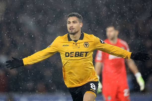 Gia nhập Wolves từ Flamengo vào năm 2023 với mức phí khoảng 15 triệu bảng, Gomes đã ra sân tổng cộng 130 trận, ghi 8 bàn thắng và có 6 kiến tạo. 20260514-163933-eavx7m4o.jpg