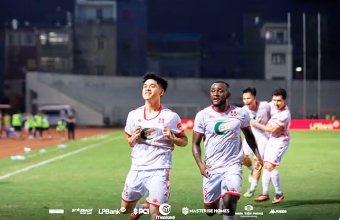 Trên sân Lạch Tray, Hải Phòng FC tiếp đón đội đầu bảng Công an Hà Nội với quyết tâm có trọn 3 điểm để giành cơ hội lọt vào Top khi mùa giải hạ màn. Ảnh: Internet. 00000-920.png