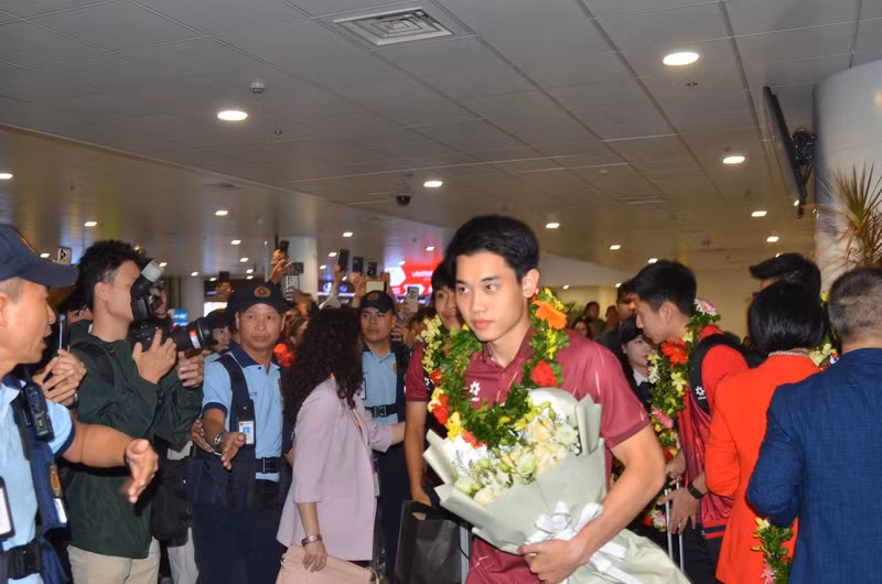 Hiện tại, Đình Bắc đang được chuyên trang quốc tế Transfermarkt định giá 300.000 € (~9.1 tỷ VND). z7344518166800-9e4c41c086f645fe63f8893003a2240c-1536x1018.jpg