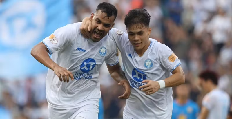 Việc CLB Nam Định vô địch V-League vào năm 2023/24 là một bước tiến lớn, bởi sau nhiều năm họ mới có lại danh hiệu vô địch quốc gia. 09987.png