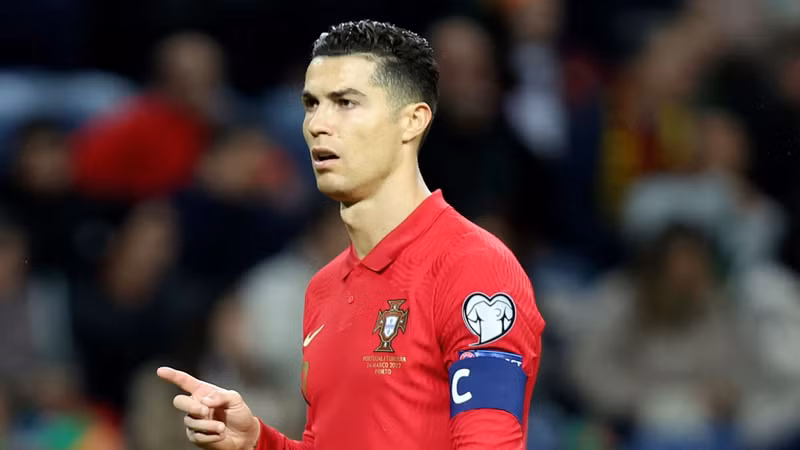 Ronaldo bắt đầu sự nghiệp chuyên nghiệp trong màu áo Sporting CP, trước khi ký hợp đồng với Man United vào năm 2003 và giành FA Cup trong mùa giải đầu tiên. cristiano-ronaldo-2910.jpg