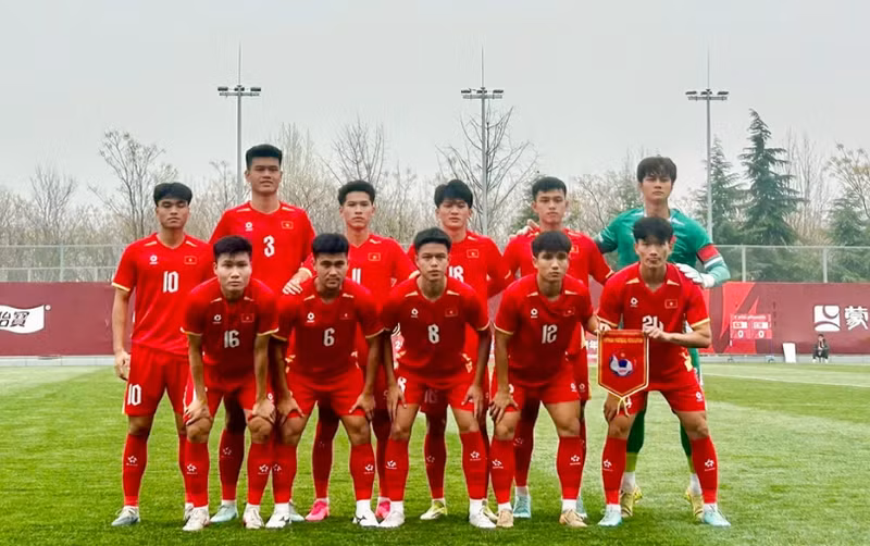 Tuy nhiên, sau khi xem xét lại thành tích của lứa U21 tại giải giao hữu CFA Team China - Tây An 2026, HLV Kim Sang-sik và VFF đang có sự cân nhắc. 99999999999999999999999.png