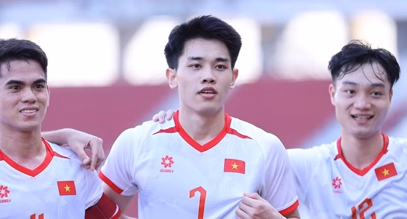 Do đó, nếu muốn có được ngôi nhất bảng, U22 Việt Nam cần đánh bại U22 Malaysia ở trận đấu tới. z7288626438386-be5642903e721e62b177ae89b24f04a4.jpg