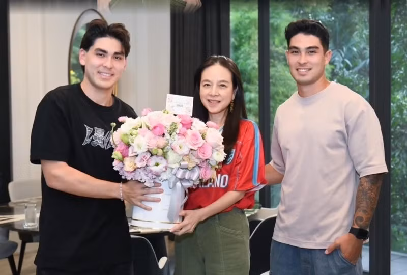Eric Kahl sinh ra và lớn lên tại Thụy Điển, có mẹ là người Thái và cha là người Thụy Điển. 472192360-1193534755470340-8827840517579604477-n-6777efb9940a7.jpg