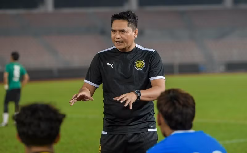 Theo chiến lược gia người Malaysia, bước ngoặt trận đấu đến ở hiệp 2: “Hiệp 1 chúng tôi gặp chút khó khăn, nhưng hiệp 2 khi ghi được bàn thắng, sự tự tin đã tăng lên và chúng tôi giành chiến thắng. Giờ chúng tôi cần chuẩn bị cho 1 trận đấu rất khó khăn gặp U22 Việt Nam”. 20251020-155955-0zs9d1wk.jpg