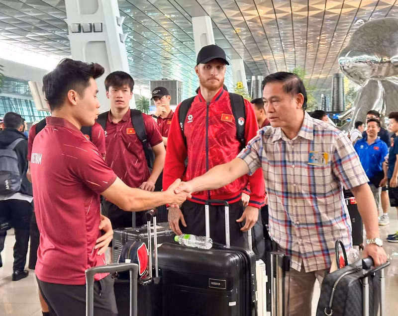 Đây là cơ hội để HLV Kim Sang-sik thử nghiệm đội hình, trao cơ hội cho các cầu thủ trẻ và hoàn thiện lối chơi. Ảnh: VFF. img-20261006-115652-1536x1222.jpg