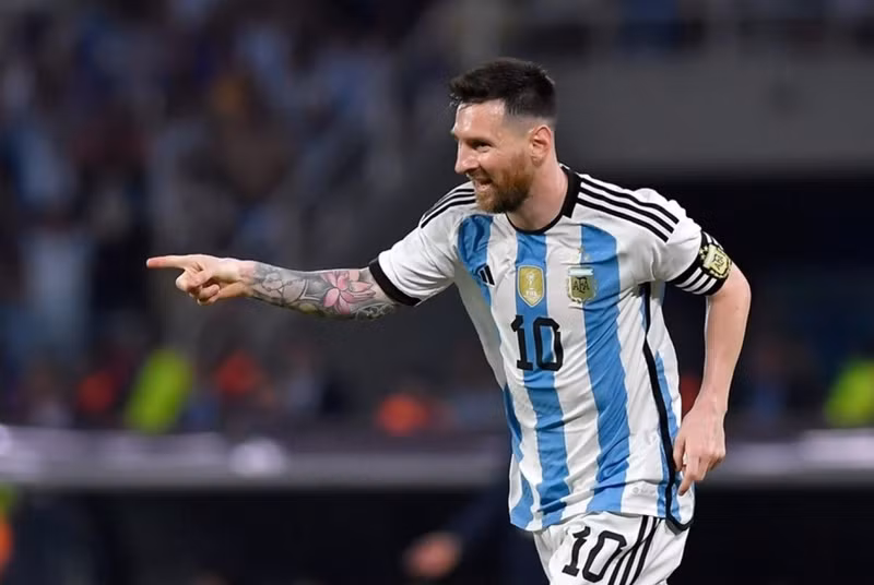 Lionel Messi gần như sẽ có tên trong đợt triệu tập sắp tới. Dù đã bước sang tuổi 38, đội trưởng của tuyển Argentina vẫn là ngôi sao hàng đầu của đội bóng này. messi-argentina.jpg