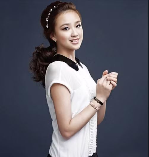 Son Yeon-jae xinh đẹp trong trang phục đời thường. 444433333.png