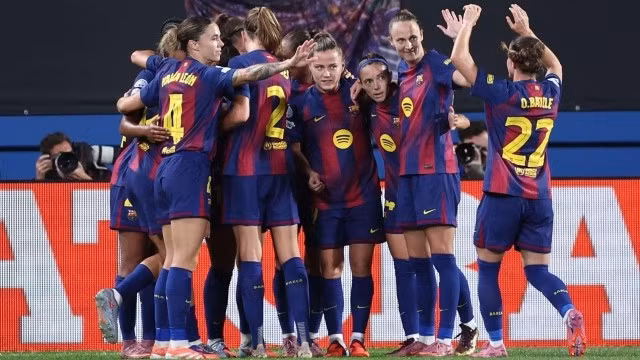 Barca đang nợ Leeds United 41,9 triệu nợ Bayern 20 triệu euro từ các thương vụ Raphinha và Lewandowski. barca-nu-champions-league-68e593e86063a.jpg