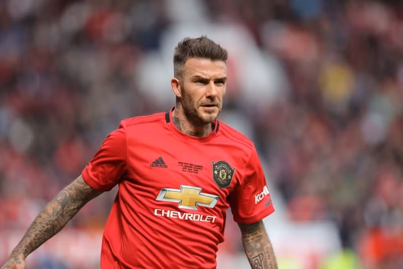 beckham-thanh-co-cau-thu-tom-ngay-hang-nong-mu-1.jpg