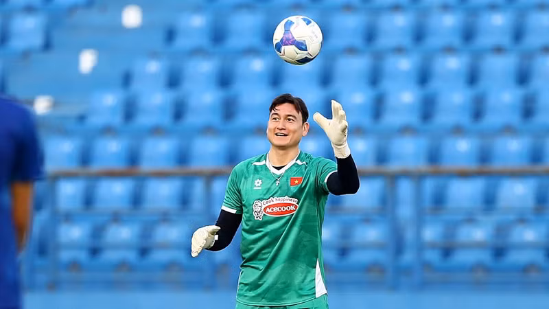 Trong chiến thắng 3-1 của tuyển Việt Nam trước Nepal ở trận lượt đi vòng loại cuối Asian Cup 2027 hôm 9/10, Đặng Văn Lâm mắc sai lầm khiến người hâm mộ chưa thực sự hài lòng. thu-mon-dang-van-lam.jpg
