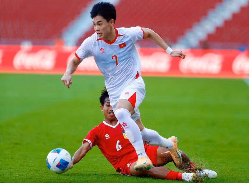 U22 Malaysia mạnh hơn hẳn so với U22 Lào, nên các cầu thủ U22 Việt Nam cũng cần tăng cường sút xa nếu đối thủ chủ trương chơi phòng ngự số đông. z7288724298798-bf24e6e46a5440c907b1f379fab3c443-1536x1128.jpg