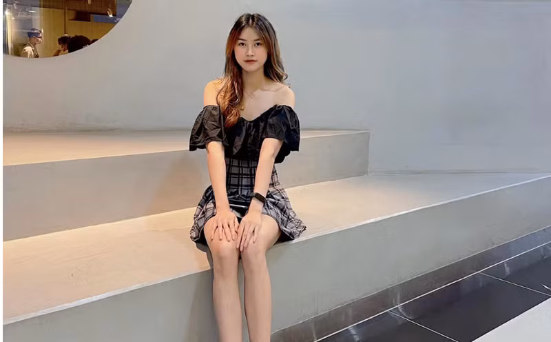Vẻ đẹp trẻ trung của Ngô Thị Hương trong trang phục đời thường. 66666666666666666666.png