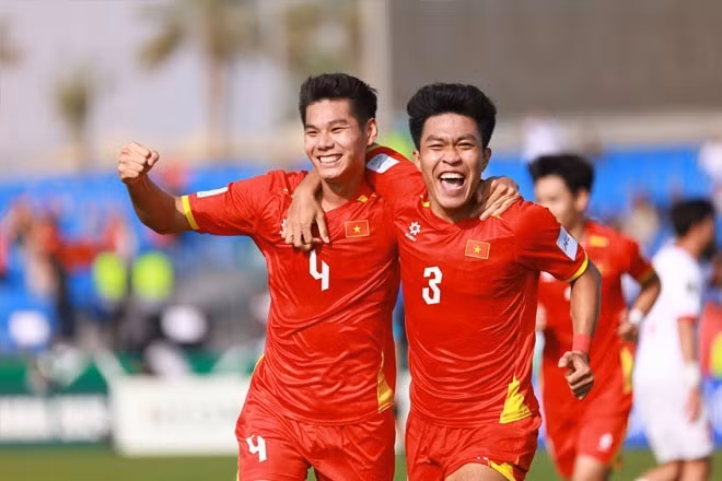 Trận đấu U23 Việt Nam - U23 Kyrgyzstan diễn ra lúc 21h ngày 9/1, được xem là bước ngoặt quan trọng trong cuộc đua giành vé đi tiếp tại bảng A. fdvfdfjfgjf-1767702078-463-width660height440.jpg