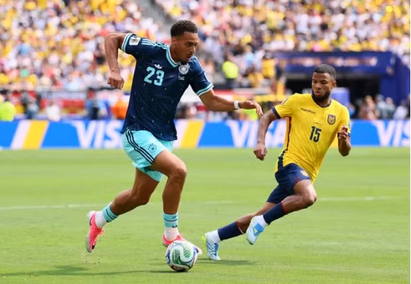 Cầu thủ 25 tuổi từng trưởng thành từ lò đào tạo Man City, nhưng rời CLB khi chưa có trận ra sân chính thức nào cho đội một. 9999999999999999999999.png
