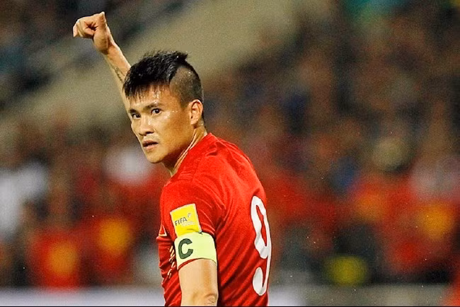 Sau SEA Games 23, Công Vinh trở thành ngôi sao số 1 tại câu lạc bộ Sông Lam Nghệ An do Văn Quyến hay Quốc Vượng vướng vào vòng lao lý, tù tội. le-cong-vinh.jpg