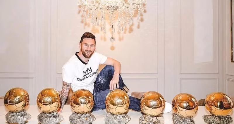 Về Giải thưởng cá nhân, Messi đoạt quả bóng vàng thế giới 8 lần: 2009, 2010, 2011, 2012, 2015, 2019, 2021, 2023. image-1.jpg