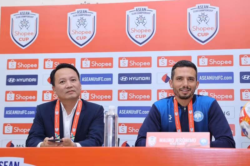 HLV Mauro nhấn mạnh: "Ở mọi trận đấu, mục tiêu của chúng tôi luôn hướng đến chiến thắng. Hiện tại, đội đang trải qua 1 lịch thi đấu dày, điều đó ảnh hưởng ít nhiều tới sự phục hồi của các cầu thủ”. 626061054-1554028659598348-413957399287345721-n.jpg