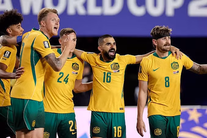 Trong khi đó, Australia chơi rất kỷ luật dưới thời HLV Tony Popovic, họ phòng ngự chắc và rất nguy hiểm trong các tình huống phản công. images-7.jpg