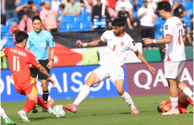 Trọng tài thứ tư của trận U23 Việt Nam - U23 Kyrgyzstan là Zaid Thamer Mohammed (Iraq). 999999999999999999.png