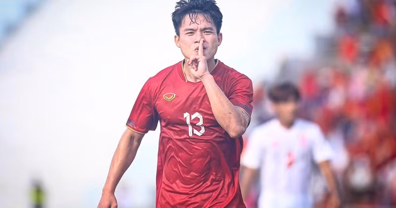 Hồ Văn Cường từng được triệu tập lên U17, U20 và U23 Việt Nam. ho-van-cuong-2.jpg