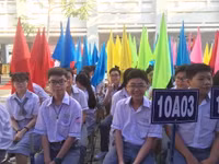 Phó Thủ tướng Trương Hòa Bình dự lễ khai giảng tại trường THPT Võ Văn Kiệt- TPHCM ảnh 3