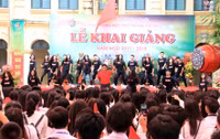 Thầy hiệu trưởng luôn biến lễ khai giảng thành ngày hội ảnh 4