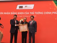 Phó Thủ tướng Vũ Đức Đam trò chuyện với sinh viên Trường ĐH FPT ảnh 2