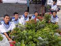 Những món quà thiết thực gửi đến Trường Sa ảnh 5 Những món quà thiết thực gửi đến Trường Sa ảnh 5