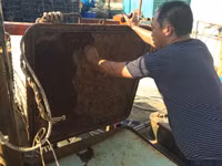 Quảng Bình: Tàu vỏ thép nằm bờ vì không được đăng kiểm ảnh 4 Quảng Bình: Tàu vỏ thép nằm bờ vì không được đăng kiểm ảnh 4