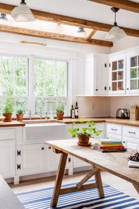 Cách trang trí cửa sổ thành góc thư giãn đẹp như thơ