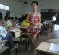 Hành động khó đỡ của người châu Á ảnh 2