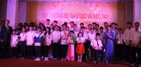 Những chia sẻ ấm áp của lãnh đạo Bộ GD&ĐT tới các nhà giáo, học sinh tiêu biểu ảnh 2