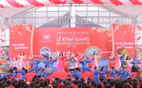 ‘Chú lính chì’ Thiện Nhân trong ngày khai giảng ở trường mới ảnh 8 ‘Chú lính chì’ Thiện Nhân trong ngày khai giảng ở trường mới ảnh 8