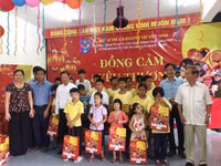 Formosa trao hơn 400 suất học bổng cho học sinh nghèo vượt khó học giỏi tỉnh Hà Tĩnh ảnh 7 Formosa trao hơn 400 suất học bổng cho học sinh nghèo vượt khó học giỏi tỉnh Hà Tĩnh ảnh 7