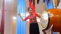 Học sinh Nghệ An 'xúng xính' trang phục thổ cẩm trong ngày khai giảng